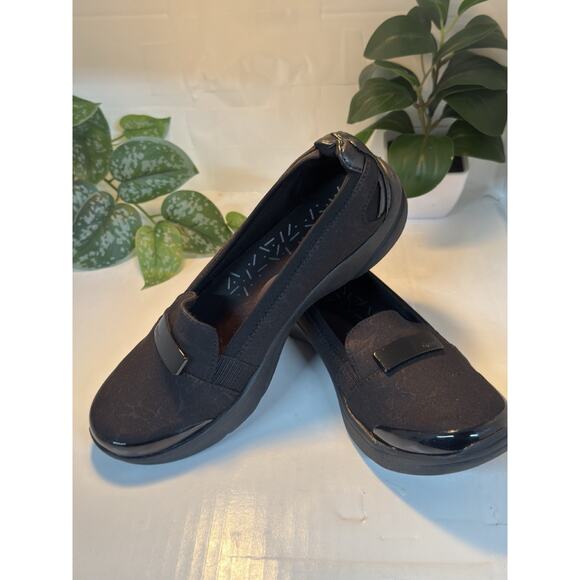 Bzees Women 6.5 Black Floral Print Diamond Cutout Heel Buckle Nugget Loafer shoe - Picture 4 of 6